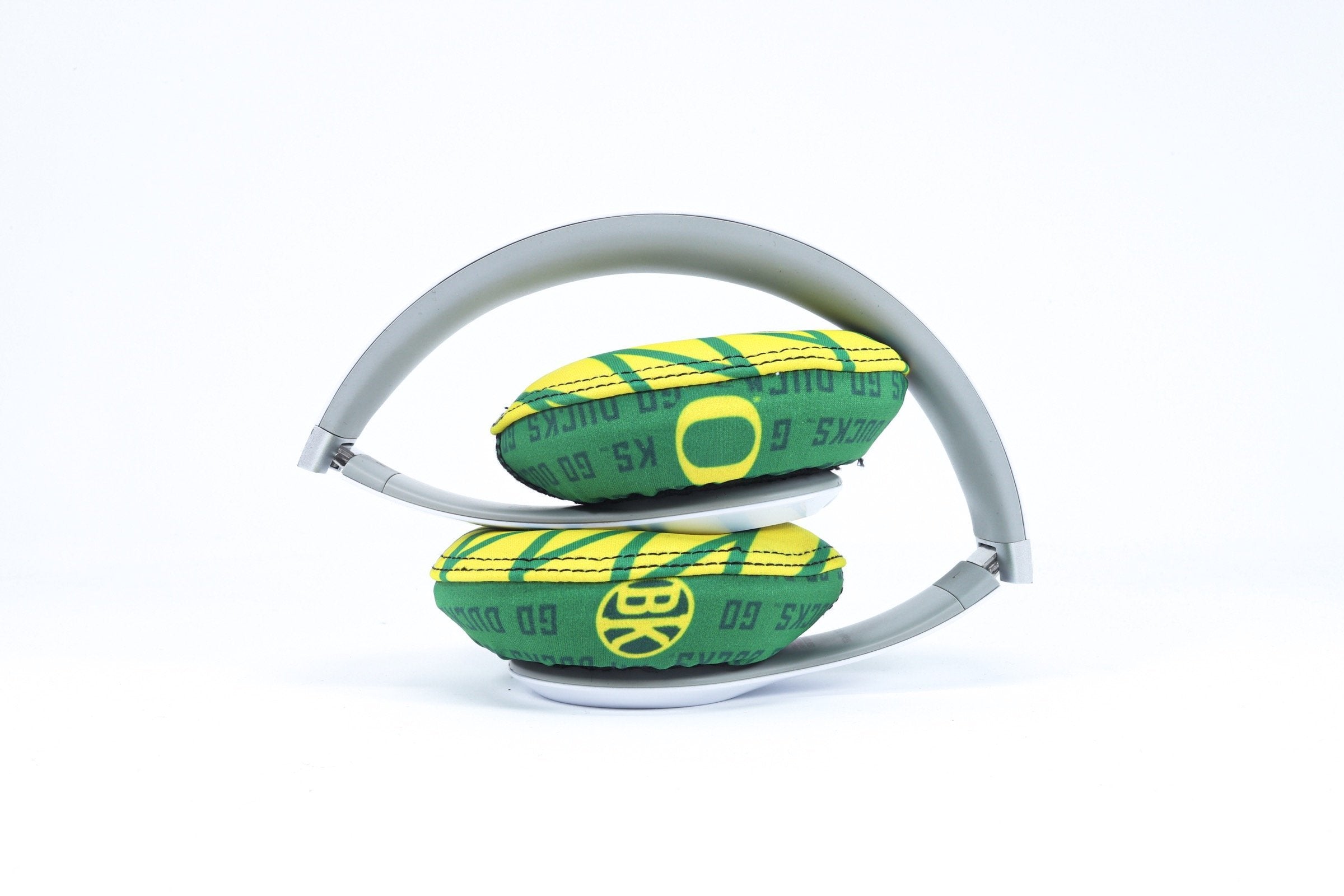 Green Oregon Ducks Personalized AirPods Case Cover